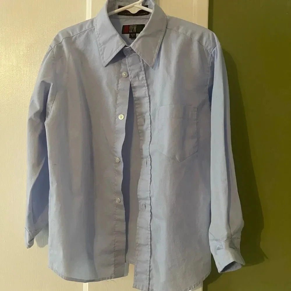 3/$12
Button down dress shirt🎉